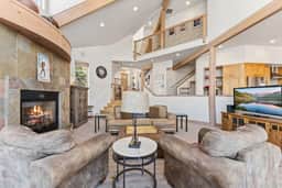 Aspenglow Chalet Above Downtown - Image 5
