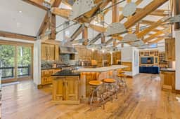 The Timbers at the Colony - Image 4