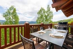 Snowflake Chateau at Hummingbird Lodge - Image 3