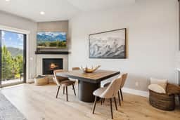 Holly Frost Chalet - Image 4