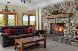 Snow Mountain Lodge - Image 4