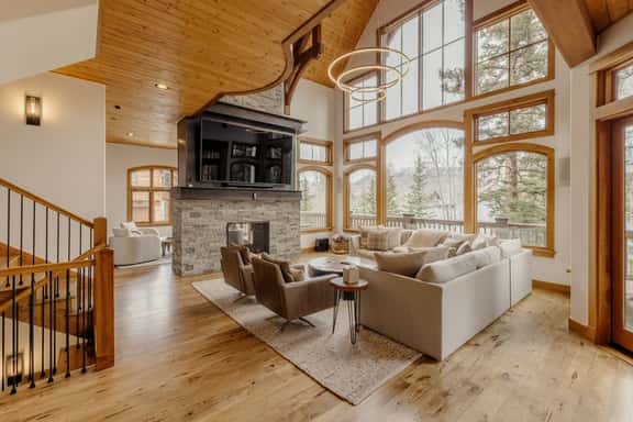 Snow Creek Cabin - Image 1