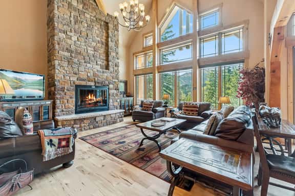 Mont Vista Chateau - Image 1