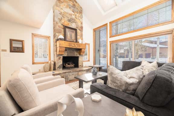 Snow Park Chalet - Image 1