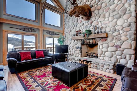Snow Mountain Lodge - Image 1