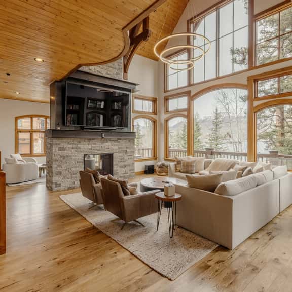 Snow Creek Cabin - Image 1