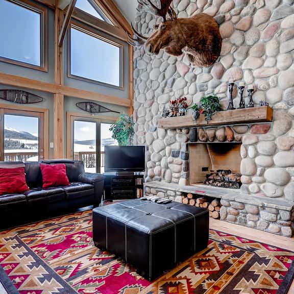 Snow Mountain Lodge - Image 1