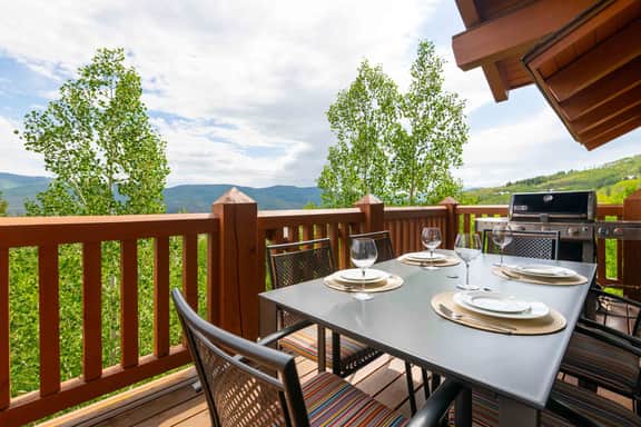 Snowflake Chateau at Hummingbird Lodge - Image 3