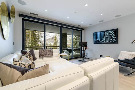 La Foret on Forest Road - Image 5