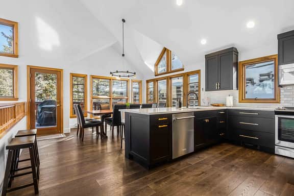 Alpine Meadows Retreat - Image 2