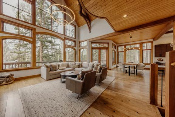 Snow Creek Cabin - Image 2