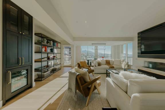 Silver Cloud Retreat - Image 2