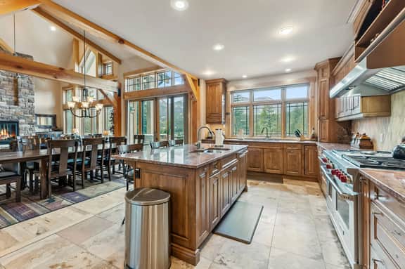 Mont Vista Chateau - Image 4