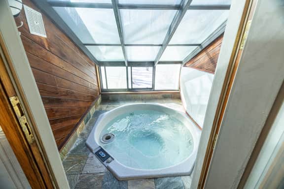 Snow Park Chalet - Image 4